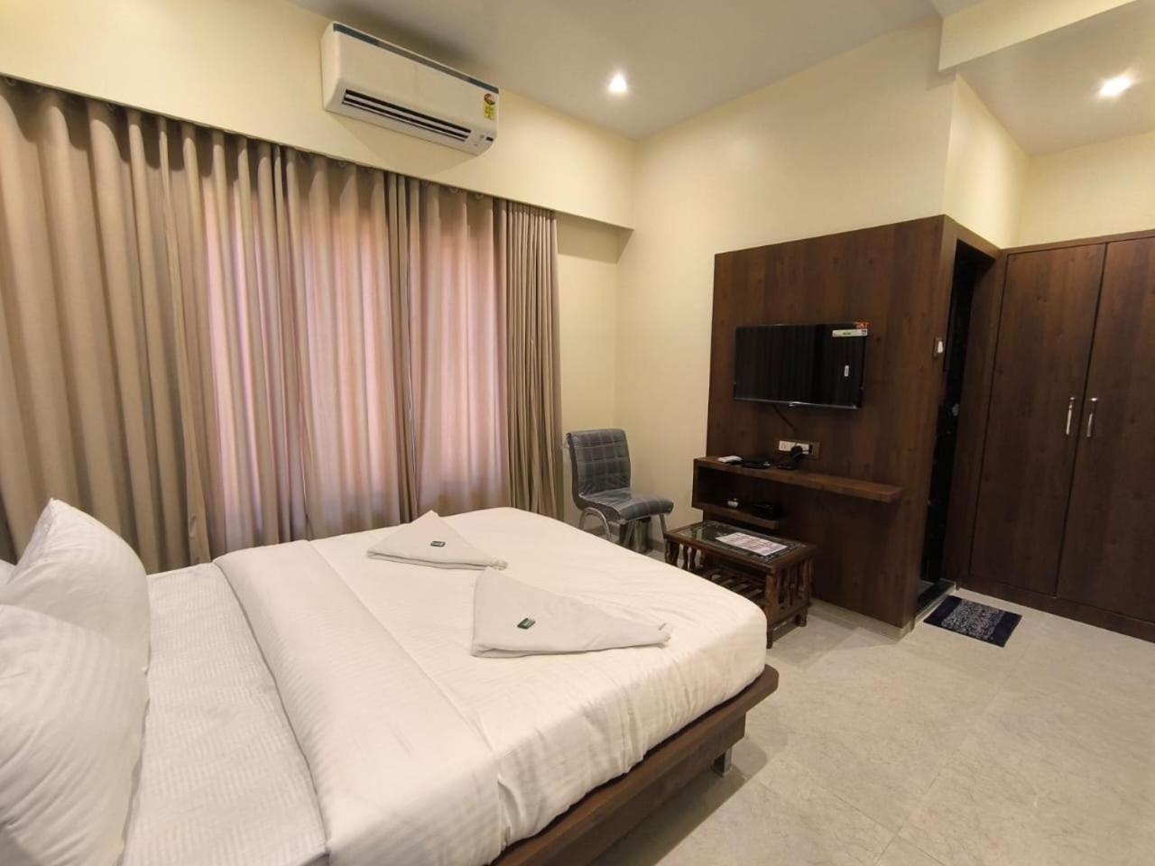 Sharan Residency Hotel Navi Mumbai Bagian luar foto