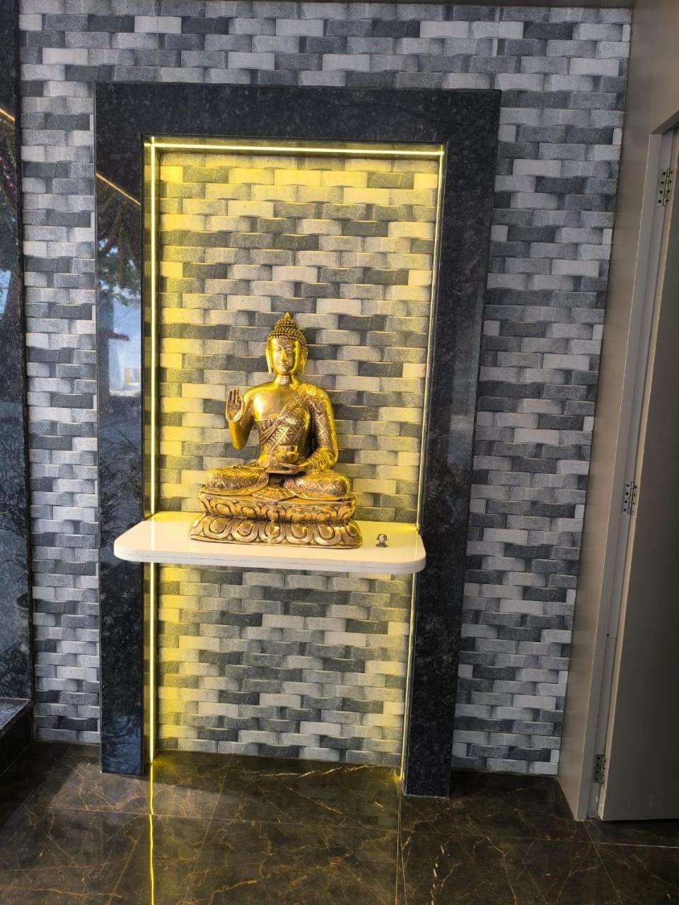 Sharan Residency Hotel Navi Mumbai Bagian luar foto