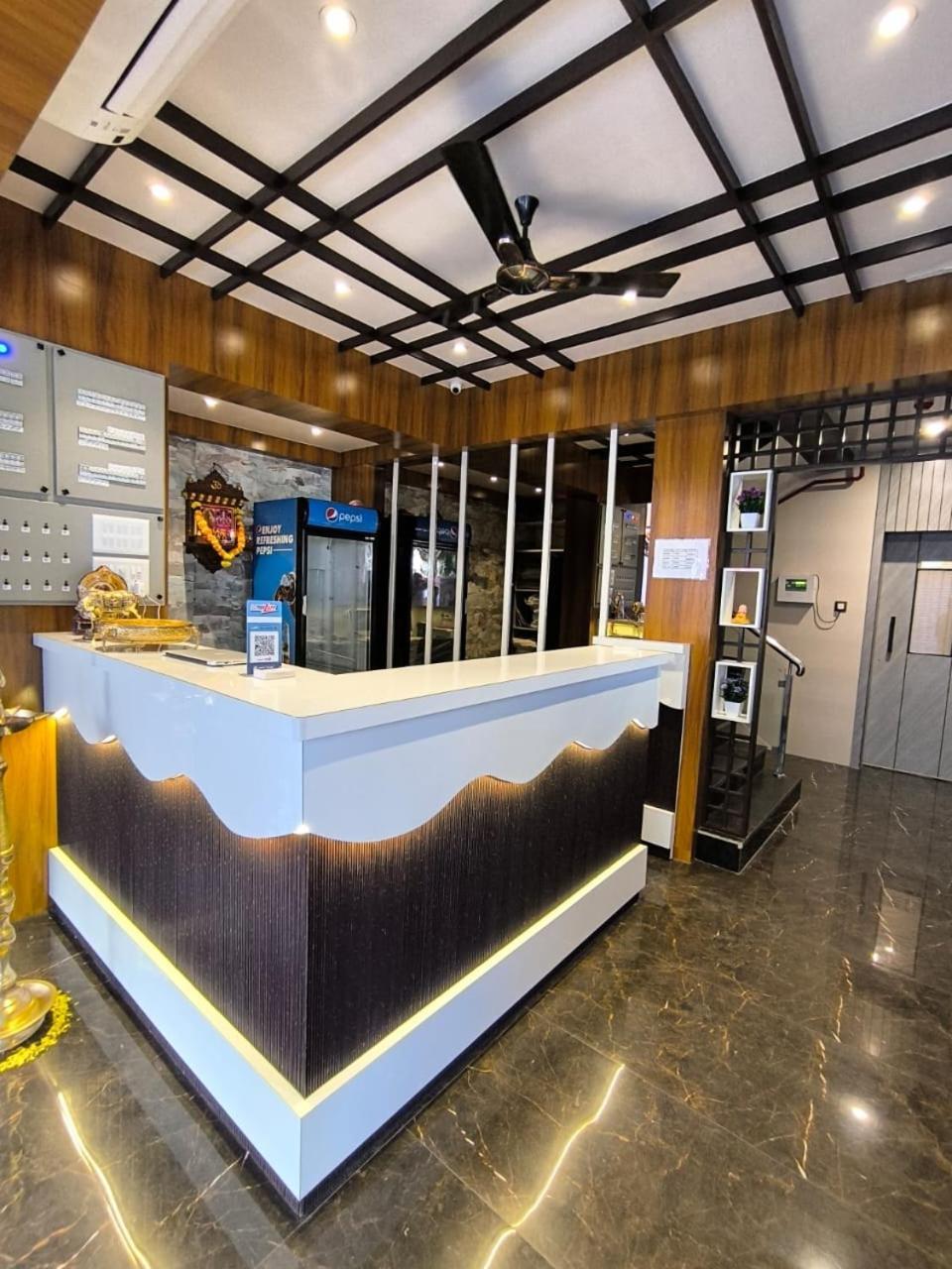 Sharan Residency Hotel Navi Mumbai Bagian luar foto