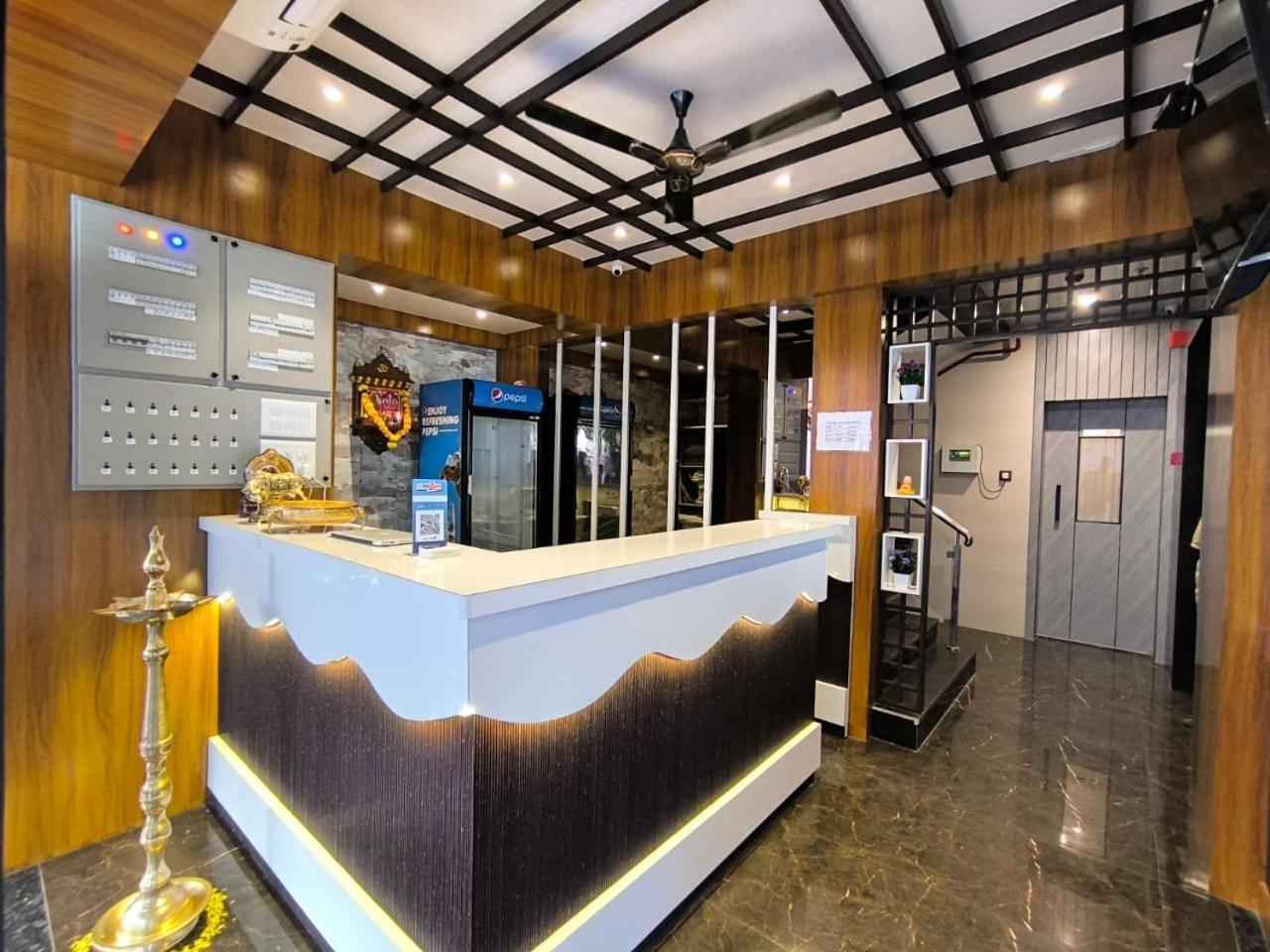 Sharan Residency Hotel Navi Mumbai Bagian luar foto