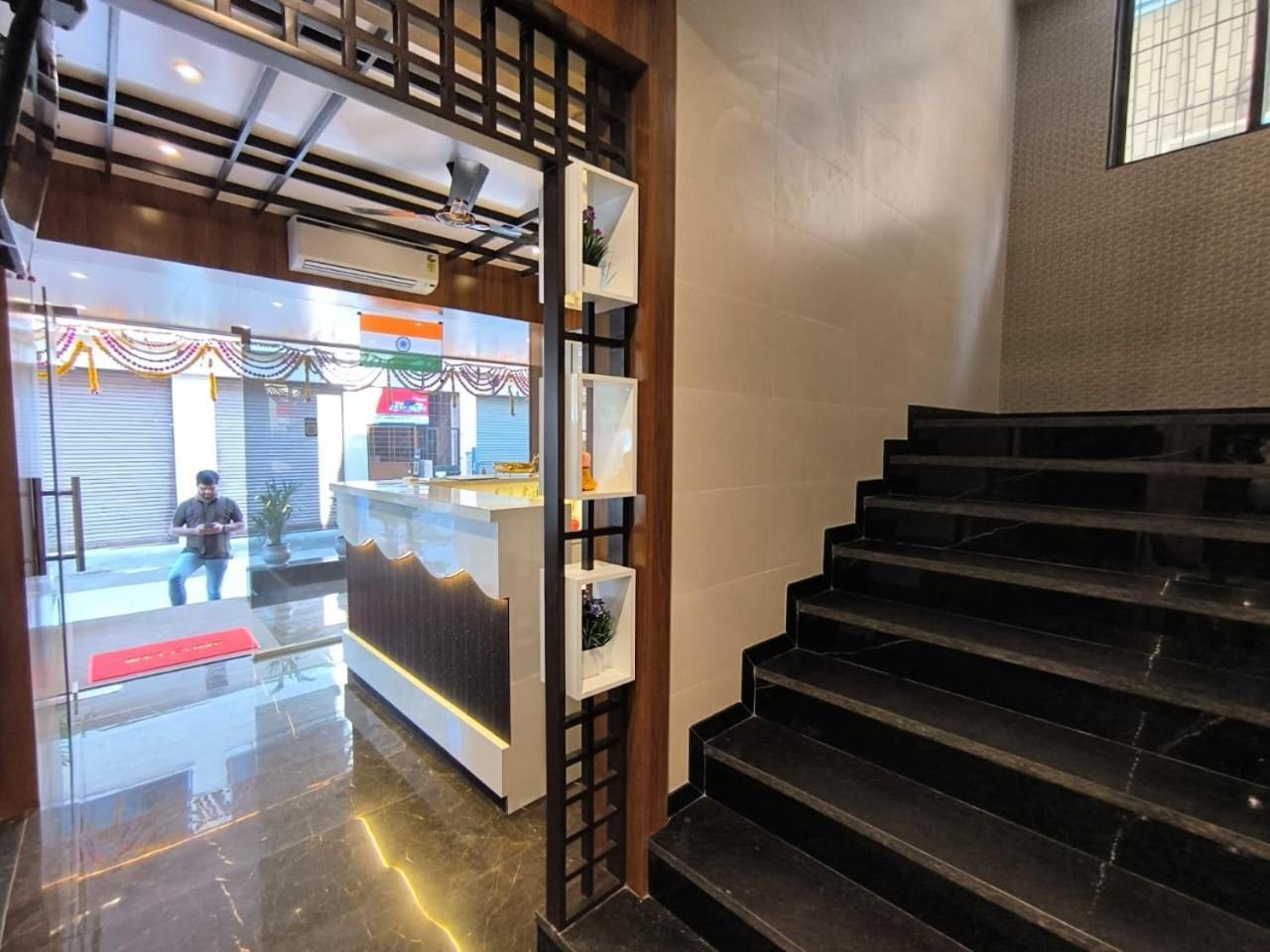 Sharan Residency Hotel Navi Mumbai Bagian luar foto