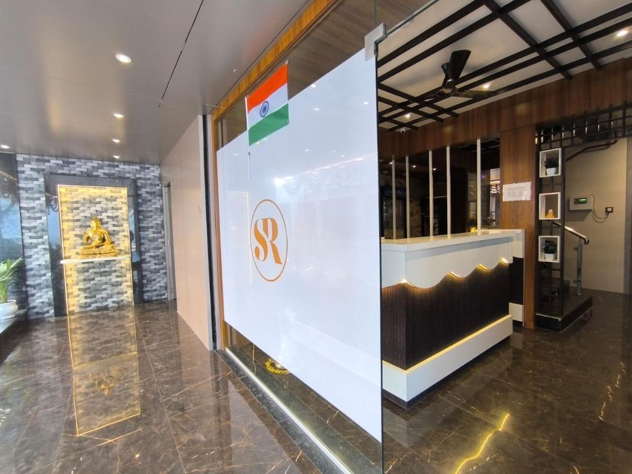 Sharan Residency Hotel Navi Mumbai Bagian luar foto