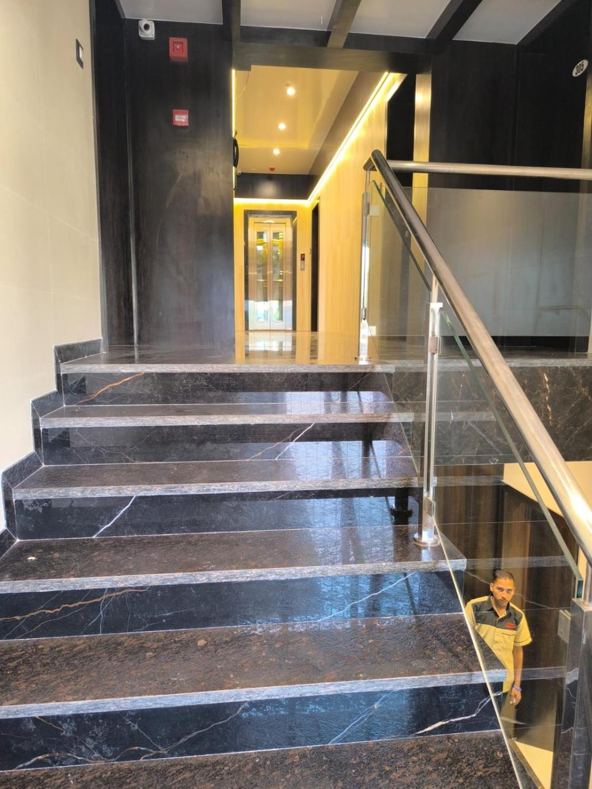 Sharan Residency Hotel Navi Mumbai Bagian luar foto